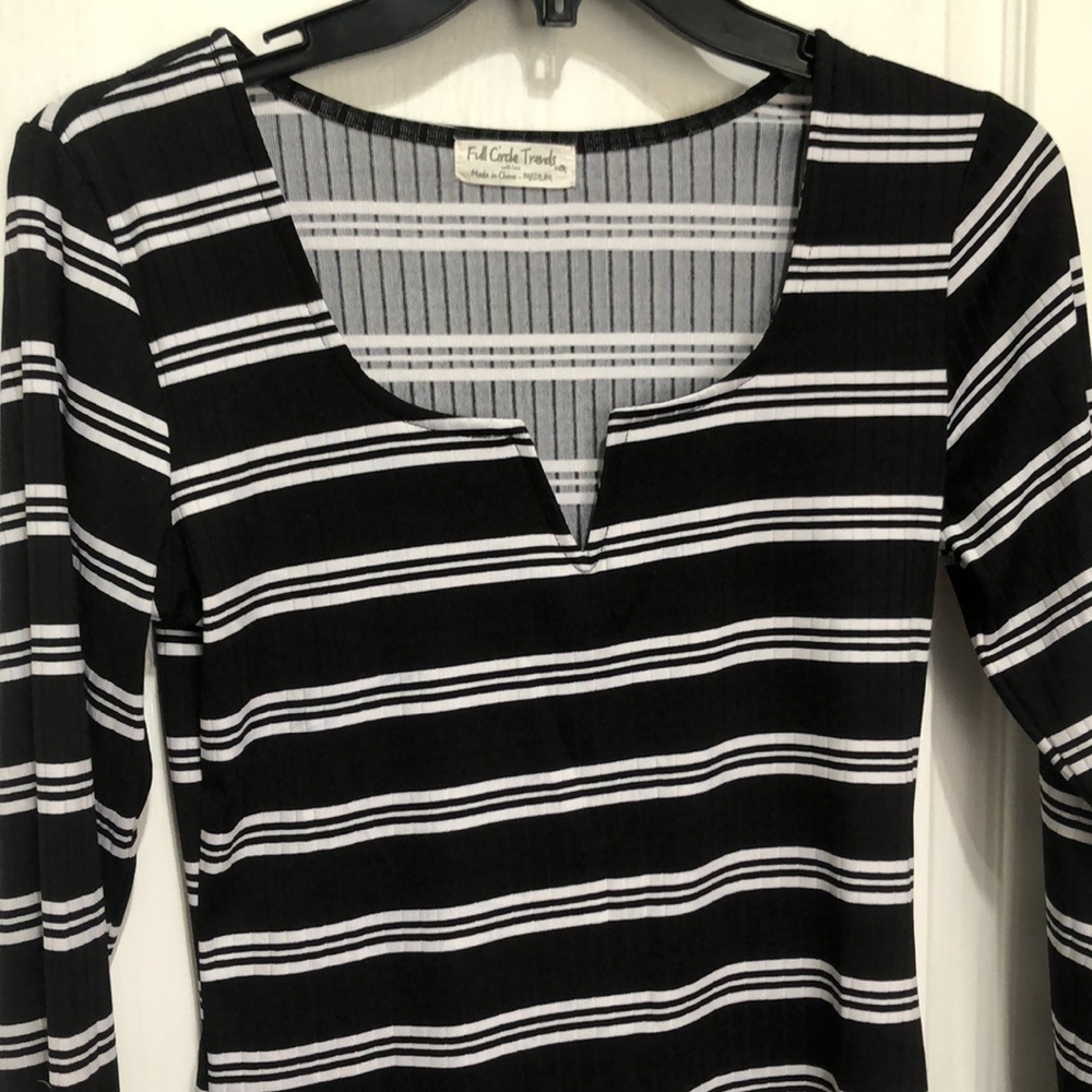 Full Circle Trends shirt - Picture 2 of 7